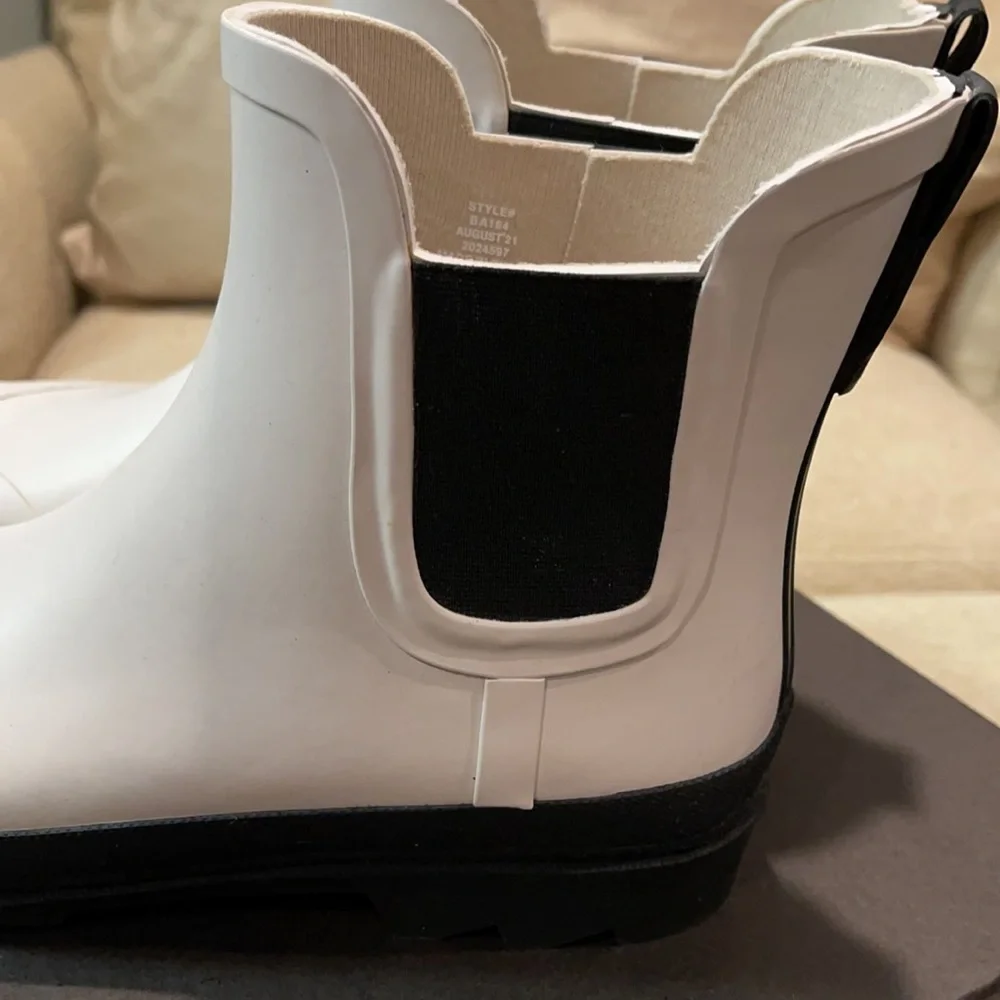 J.Crew Short lug-sole rain-boots Chelsea style BA184